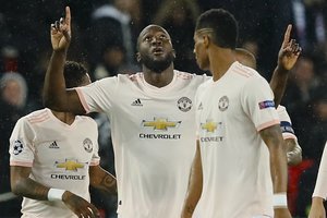 VAR dėka „Manchester United“ stebuklingai išsigelbėjo Paryžiuje ir žengė į ketvirtfinalį