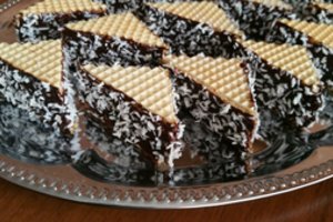 Vaflių trikampėliai iš trijų ingredientų: pažadu – neliks nė trupinėlio