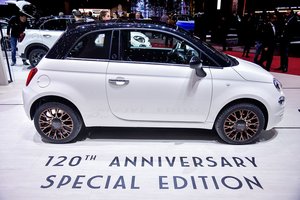 120-ąjį gimtadienį „Fiat“ paminėjo su specialiais modeliais – jie išsiskiria spalvomis