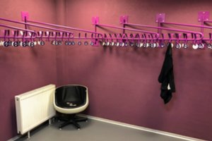 Yra svari priežastis, kodėl reikėtų turėti tik 100 būtiniausių daiktų ir 30 drabužių