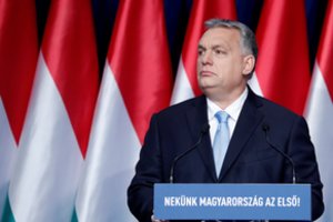 Vengrijos valdančioji partija sako norinti likti EP centro dešiniųjų frakcijoje