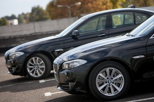 Valdininkų automobiliams kasmet skiriami milijonai, bet Vyriausybė neranda kompromiso
