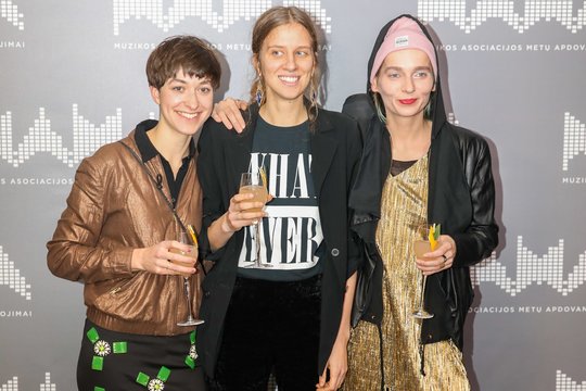 Albumo apžvalga. „shishi“ „NAx80“