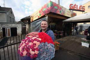 Niekais nuėjo ginčai, ar Kovo 8-oji – sovietinė atgyvena: vyrai pirko ir labai keistų gėlių