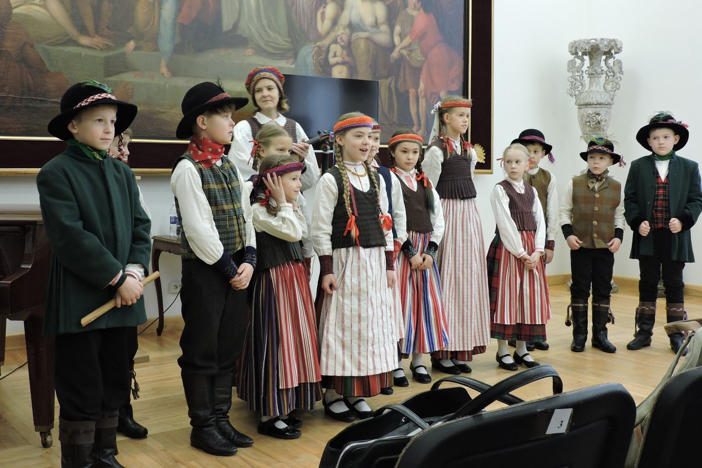 Telšių rajono savivaldybės kultūros centro vaikų folkloro ansamblis „Čiučiuruks“.<br> Organizatorių nuotr. 