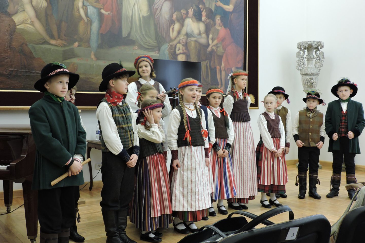 Svečius džiugino Telšių rajono savivaldybės kultūros centro vaikų folkloro ansamblis „Čiučiuruks“.<br> Rengėjų nuotr.