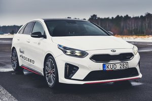 Lietuvoje pasirodė sportiškiausias „Kia“ universalas „ProCeed“