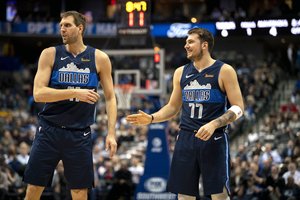 Rekordinį mačą sužaidęs D. Nowitzki neišgelbėjo „Mavericks“ ekipos