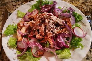 Netikėtai atrastas salotų padažas maloniai nustebino – ir skanu, ir kalorijų mažiau