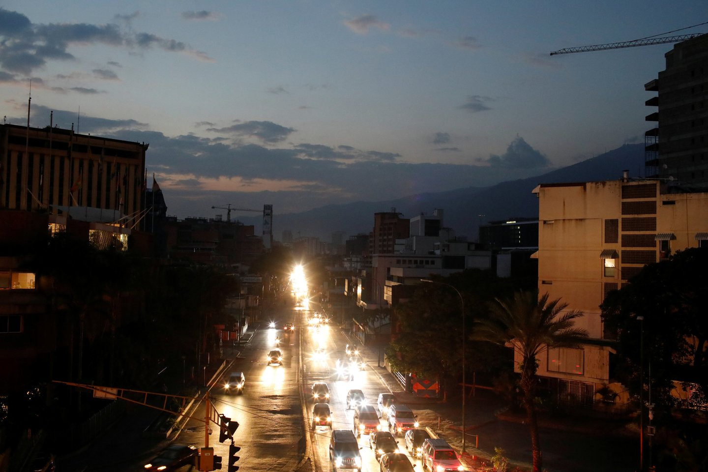  Venesuelos gyventojai liko be elektros.<br> Reuters/Scanpix nuotr.