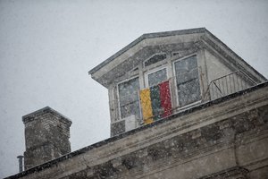 Orai: į Lietuvą grįžo šaltis ir sniegas, įspėja apie pavojus keliuose