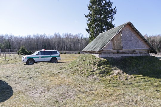Baisi nelaimė Panevėžio rajone: rasta negyva jauna moteris