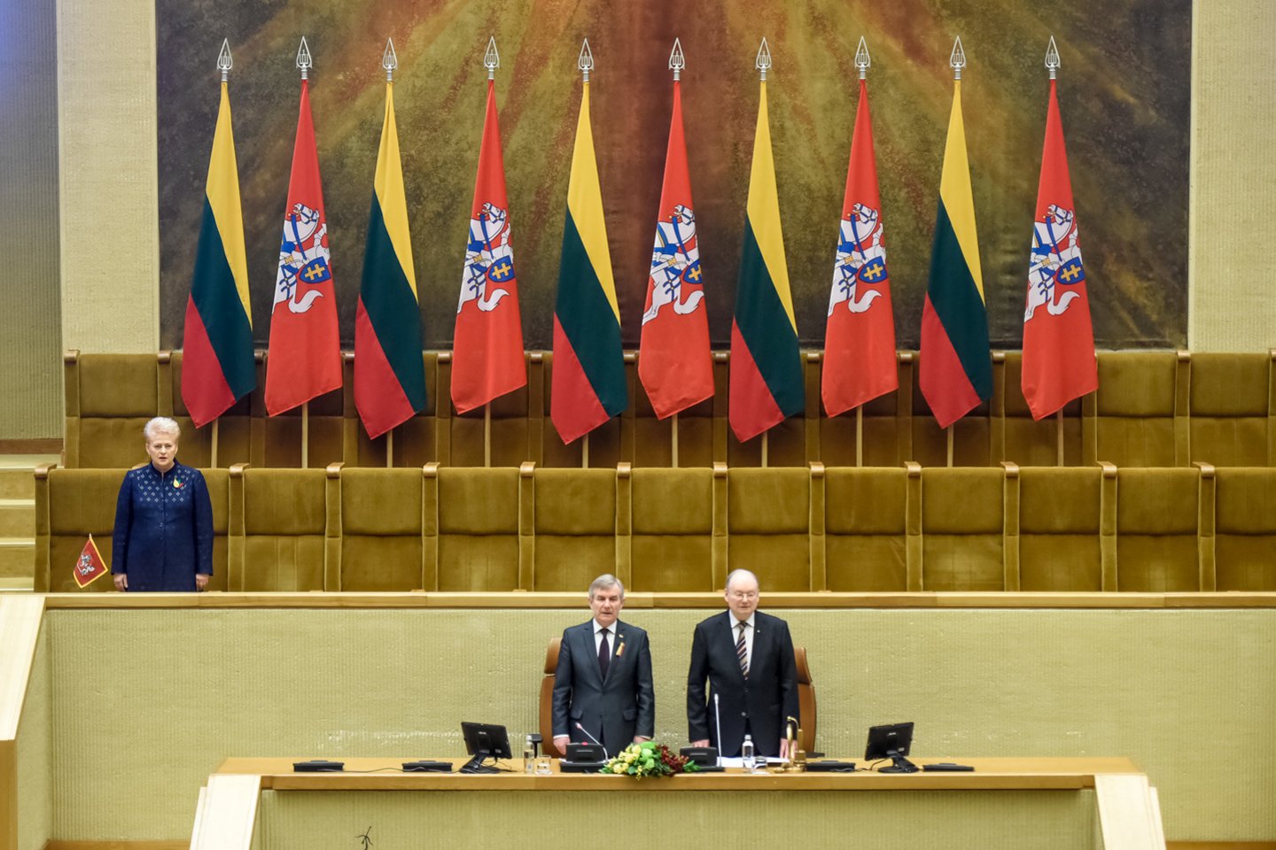 Pirmadienį Lietuvos Nepriklausomybės atkūrimo dienos proga Seime surengtas iškilmingas posėdis.<br>D.Umbraso nuotr.