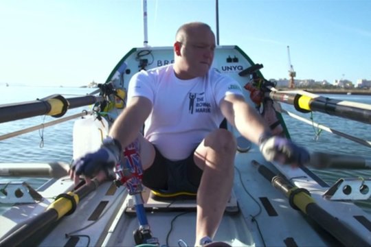 Pasaulį nustebino kojos netekęs britas – Atlantą įveikė per 60 dienų