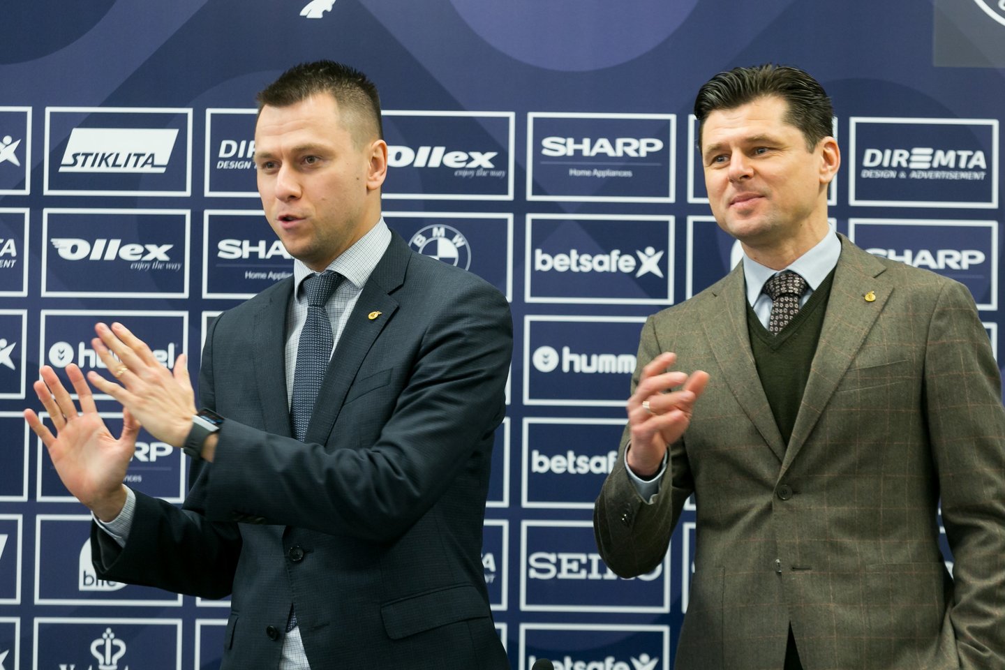 Treneris V.Urbonas su federacijos vadovais paskelbė Lietuvos rinktinės žaidėjų sudėtį.<br> T.Bauro nuotr.