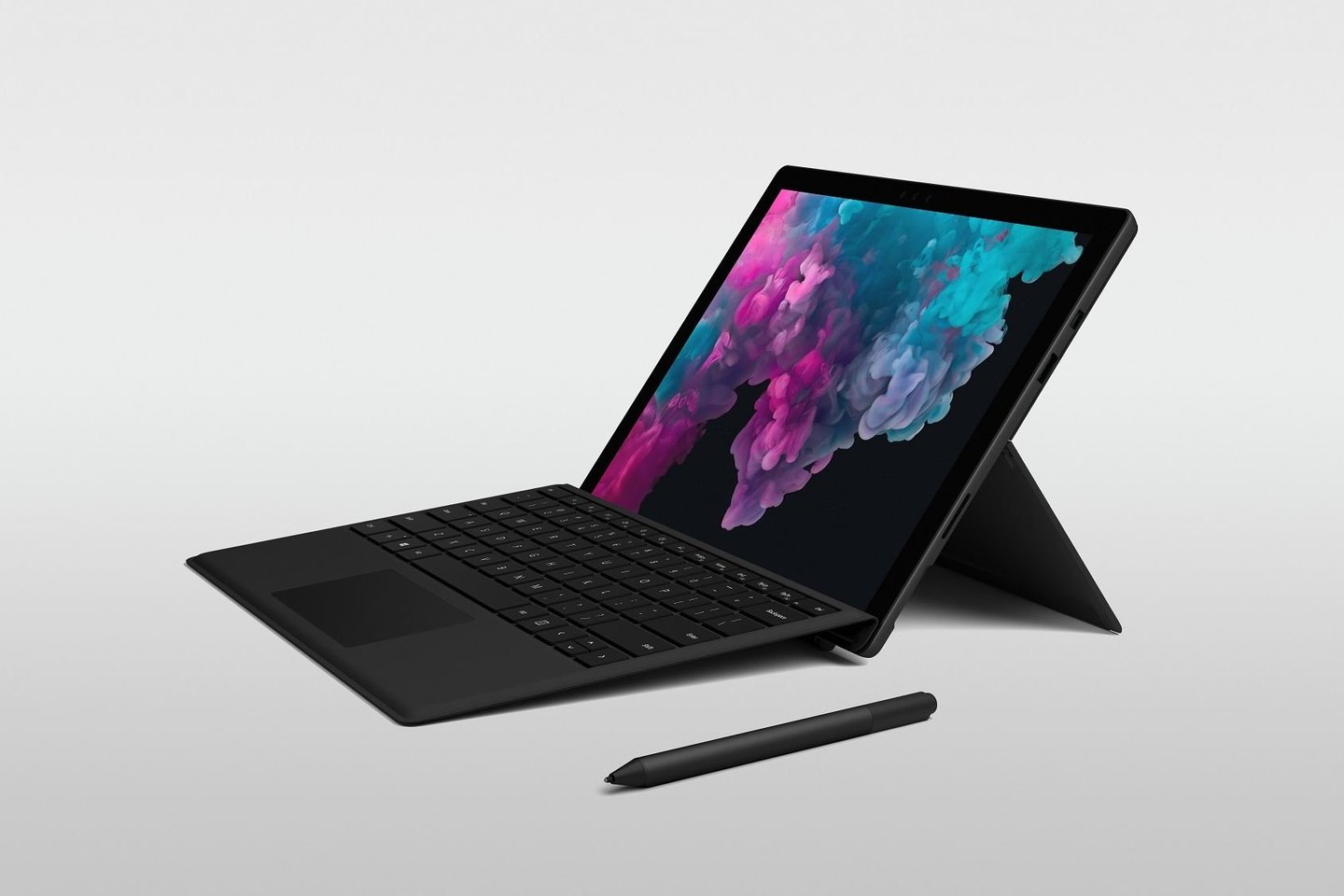  Verslo klientai Lietuvoje galės įsigyti jiems skirtą hibridinį kompiuterį „Surface Pro 6“.<br> „Microsoft“