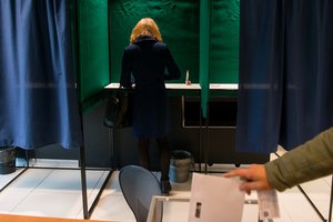 Prasideda išankstinis balsavimas renkant merus antrajame ture