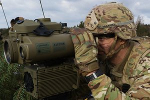 Pentagonas suvaržė galimybę translyčiams asmenims tarnauti kariuomenėje