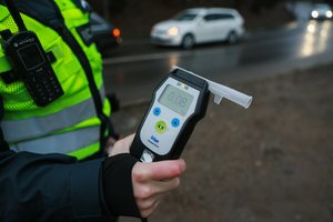 Svarbu žinoti vairuotojams: keičiasi tvarka, kaip bus nustatomas girtumas