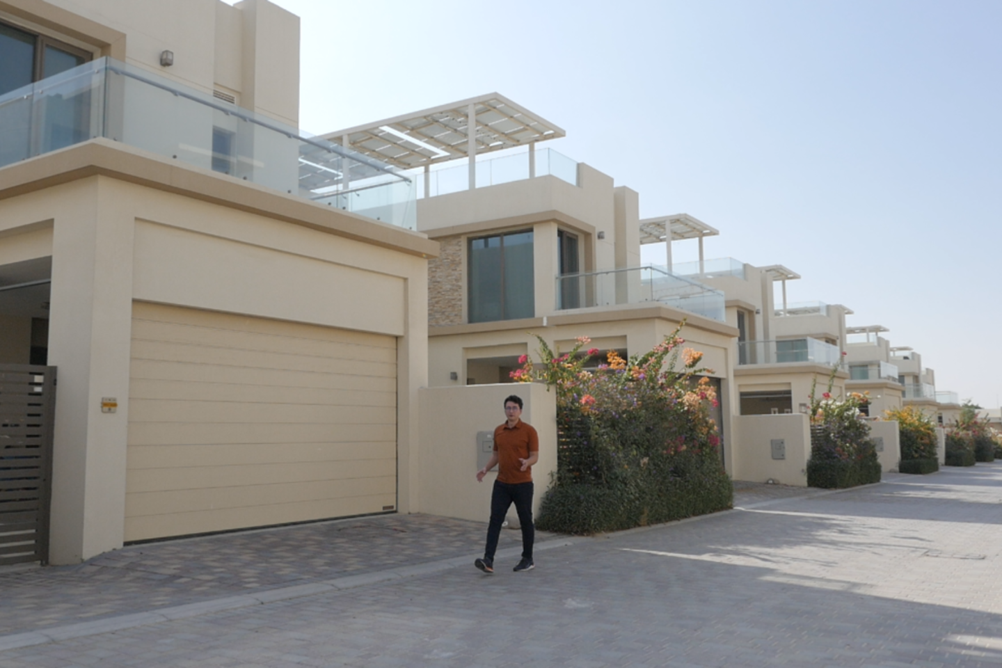 Filmavimo komanda Dubajuje aplankė baigiamą statyti itin modernų, aplikosaugos ir tvarumo idėjų įkvėptą rajoną „The Sustainable City“.