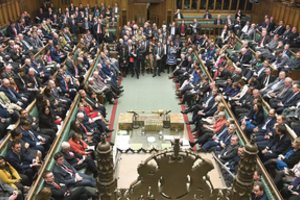 Aklavietėje užsibuvę britai tampo ES nervus: „Brexit“ vadinamas žlugusiu