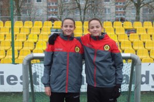Lietuvos futbolo čempionių gretose – dvynės seserys iš Brazilijos