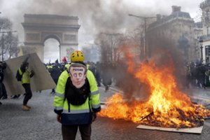 E. Philippe'as: „Prancūzijos valdžia neveiksmingai sureagavo į riaušes sostinėje“