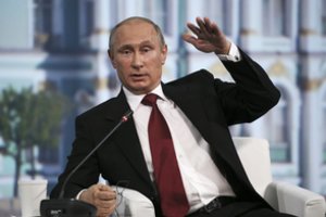 V. Putinas pasirašė „melagingas naujienas“ draudžiantį įstatymą