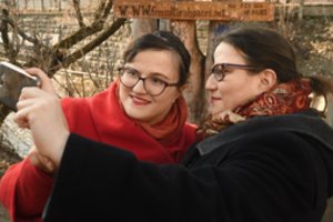 Prieš 31 metus Lietuvos sensacija tapusios Siamo dvynės papasakojo, kaip susiklostė jų gyvenimas