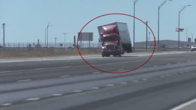 Kelyje – vairuotojo siaubas: įamžino milijonus šokiravusį vaizdą