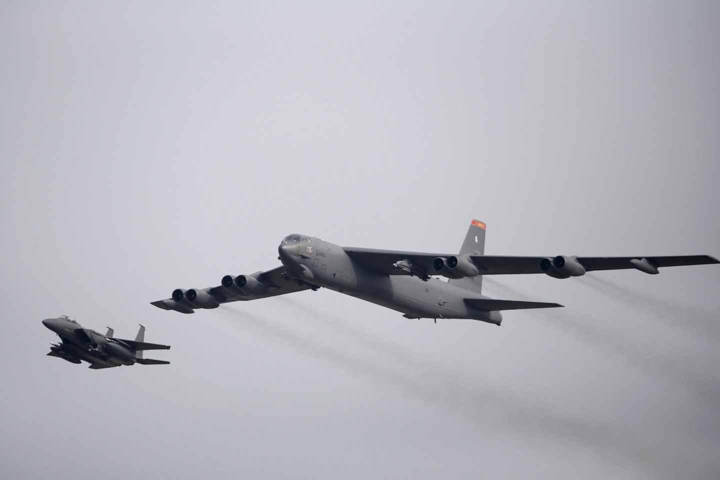  JAV strateginis bombonešis B-52, galinti nešti branduolinius ginklus, atliko skrydį Estijos oro erdvėje, antradienį pranešė šalies žiniasklaida.<br> Reuters/Scanpix nuotr.