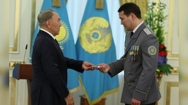 Kazachstano prezidentas iš posto traukiasi, bet įtaką išlaiko