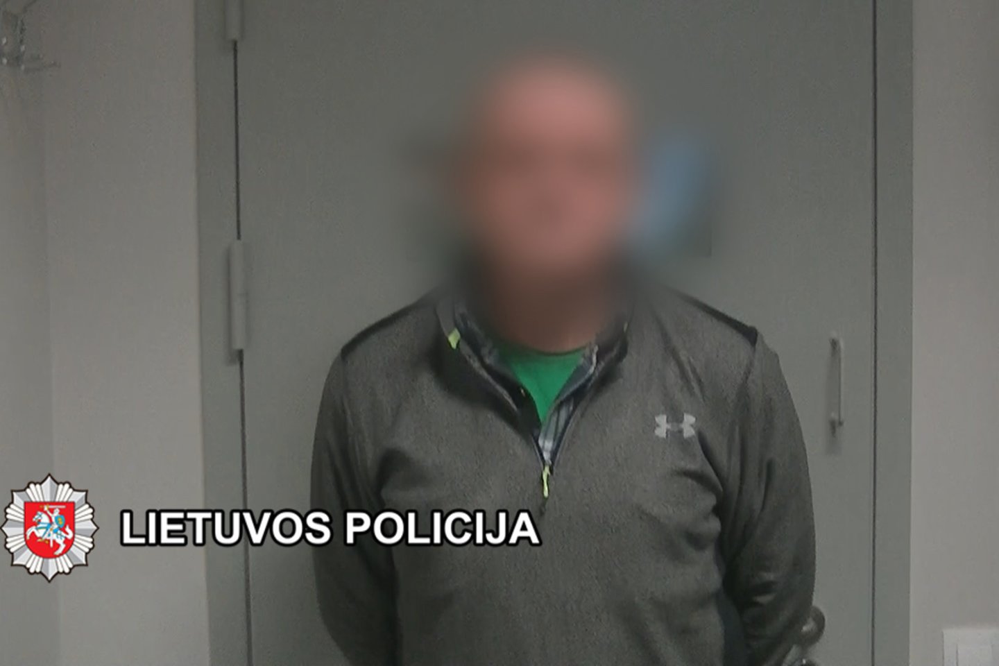 Prisigėręs pusamžis plungiškis daugiabučio laiptinėje sukėlė sprogimą.