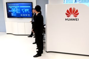 Augant įtampai dėl „Huawei“, S. Skvernelis priėmė Kinijos ambasadorių
