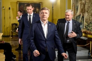 Lėtai trupančiai valdančiųjų daugumai – perspėjimas