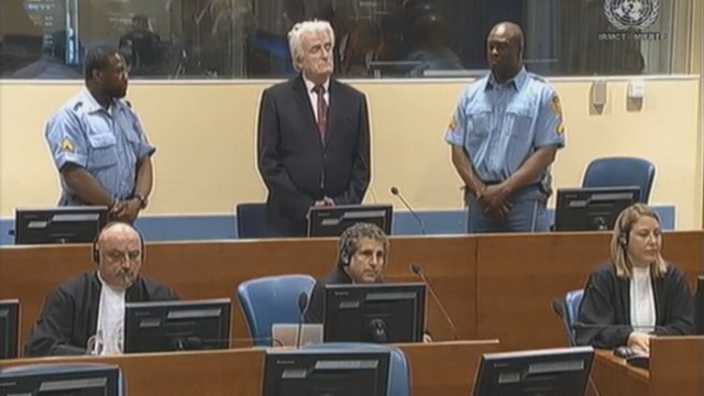 Srebrenicos budelis išgirdo teismo nuosprendį, po kurio pakilo visa salė