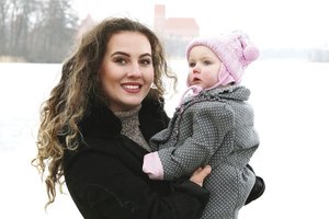 Be plaštakų gimusi vilnietė susitvarko ne tik su vaiku, bet ir su modelio darbu