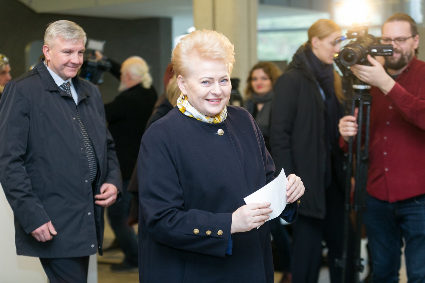 Dalia Grybauskaitė atidavusi savo balsą savivaldos rinkimų antrame ture sukritikavo premjerą ir įvardijo už ką balsuoja. <br>T.Bauro nuotr.