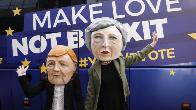ES lyderiai spręs, ar nukelti „Brexit“: Londonui keliama nelengva sąlyga