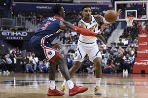 NBA naktis: „Nuggets“ kova dėl pirmosios vietos ir „Mavericks“ pralaimėjimas