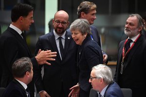 ES siūlys Jungtinei Karalystei dvi galimybes, kad „Brexit“ būtų trumpam atidėtas