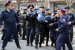 Kazachstane per protestus sulaikyti per 20 žmonių