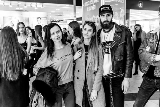 „Mados infekcijos“ atranka: pakabos lieka užkulisiuose, ant podiumo – asmenybės