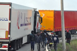 Vilkiko vairuotojas atskleidė tikrąją kasdienybę: „Rėkiau „dinkite!“, bet jie puolė toliau“