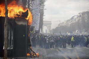 Per 19-ąją „geltonųjų liemenių“ protesto akciją Prancūzijoje neapsieita be susirėmimų