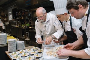 Lietuvoje viešėję „Michelin“ restoranų šefai liko sužavėti sostinės restoranų meniu