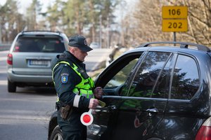 Reidas Vilniuje: padirbtos teisės ir taurelės „iš vakaro“