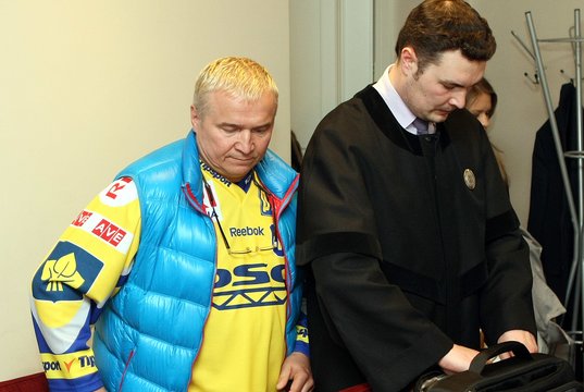 Nenorėjusį grąžinti klientui pinigų advokatą sutramdė teismas