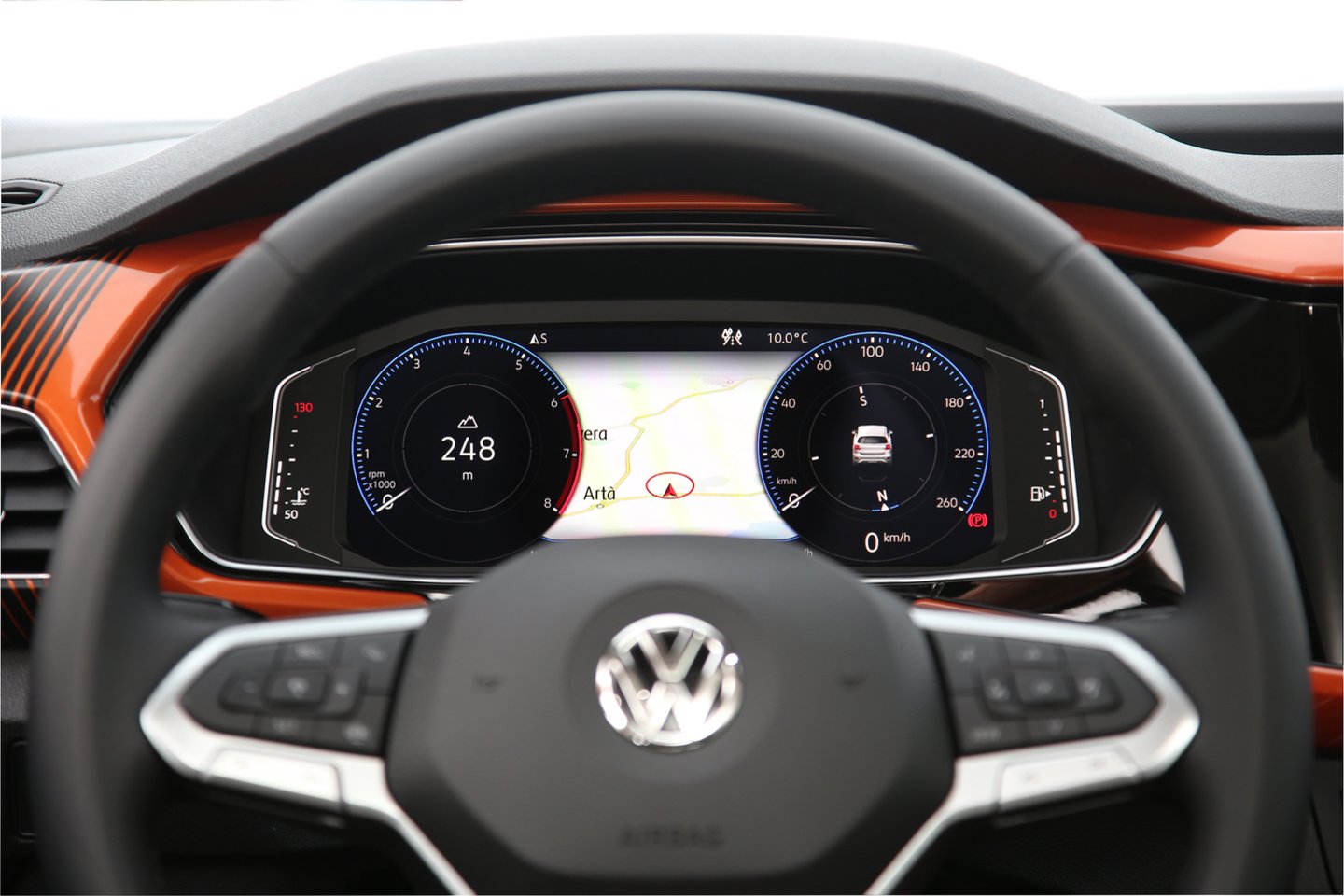 „Volkswagen T-Cross“ interjeras.<br> Gamintojo nuotr.