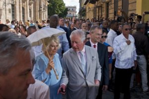 Princas Charlesas Havanoje atidengė Williamo Shakespeare'o statulą